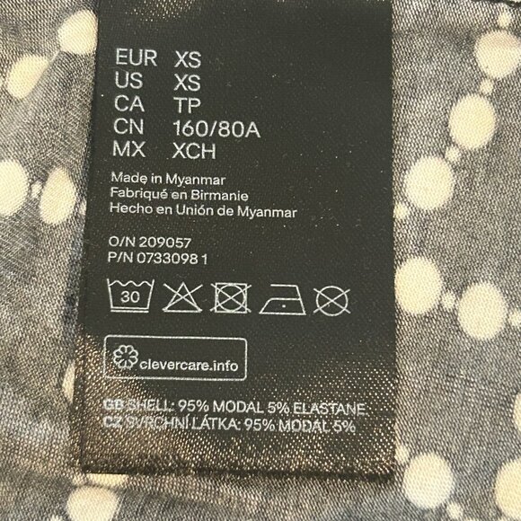 NWOT H&M Black & White Contemporary Modal Fitted Turtleneck Top - Picture 4 of 5